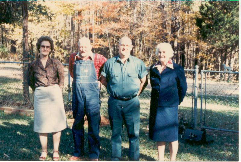 grace,-joe,-charlie-&-oma-(c)-1985.jpg